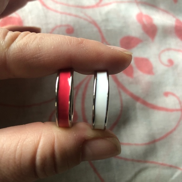 Set of Two Lia Sophia Enamel Rings Size 7 - Picture 2 of 2